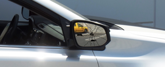 Car mirror outlet repair