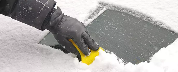 5 tips for de-icing your car on a frosty morning
