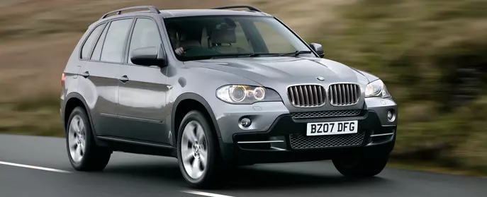 BMW X5 2007-2013 BMW X5 2007 2013 E70 On Road Price (Petrol), Features &  Specs, Images