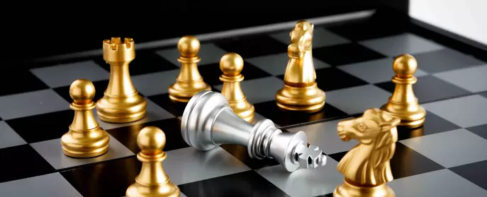 how chess pieces move