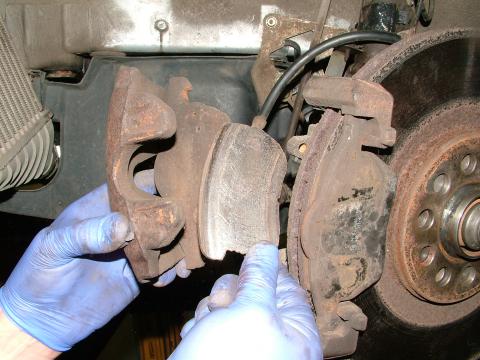 See through please do not fatigue How to unseize a brake caliper | Haynes Publishing