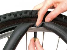 How to fit a new bike tire: step 3