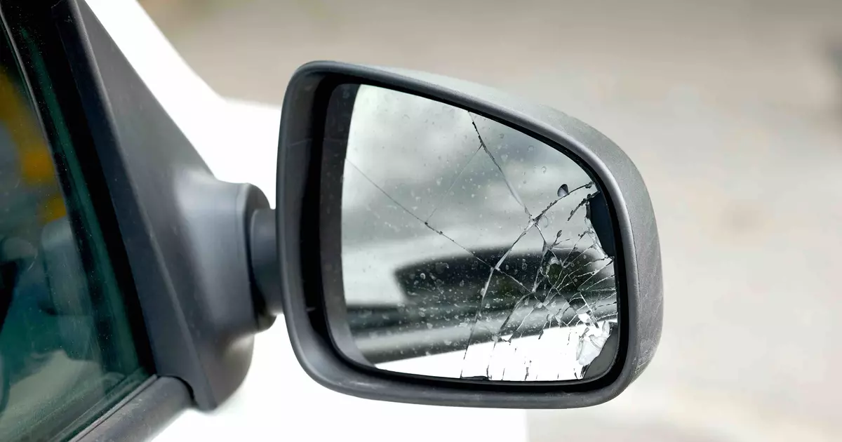 Car Repair & Maintenance : How to Replace a Car Door Mirror 