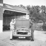 Removing a Volvo's bonnet