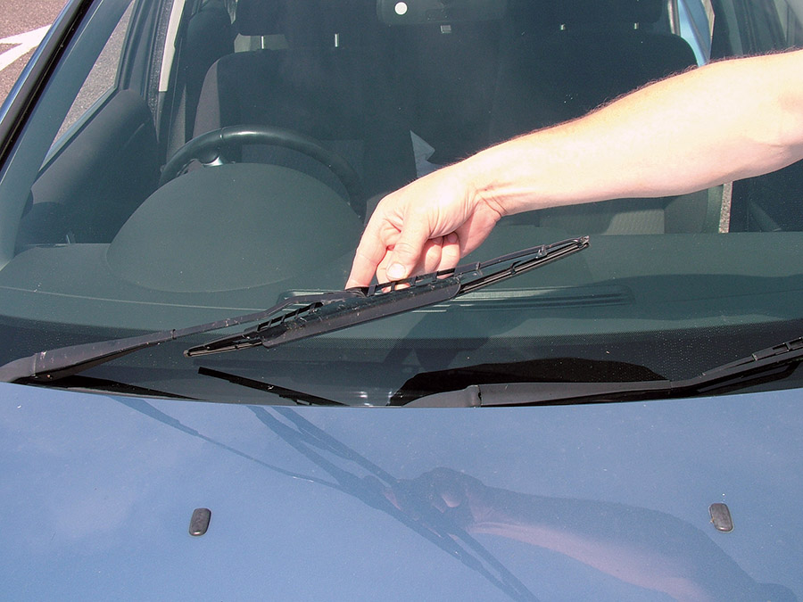 How to Check Wiper Blades  