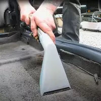 Cleaning car carpet